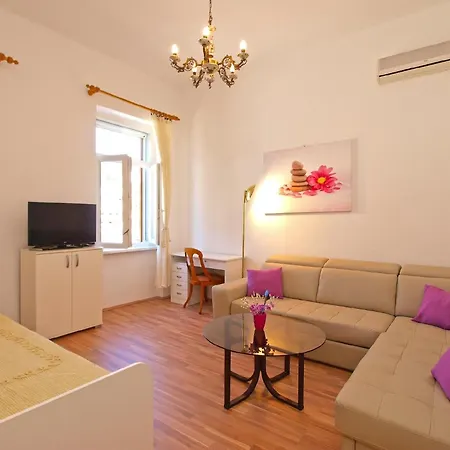 Fuer 4 Personen Ca 60 Qm In Rabac, Istrien Bucht Von Apartamento *